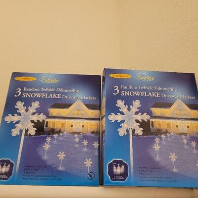 Lot 314: Snowflake Driveway Markers White Light