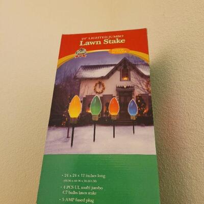 Lot 315: Christmas Bulb Light Yard Deco String
