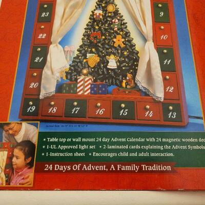 Lot 326: Lighted Magnetic Advent Christmas Calendar
