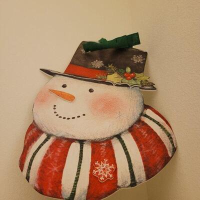 Lot 330: Snowman Christmas Door Hanging Deco 