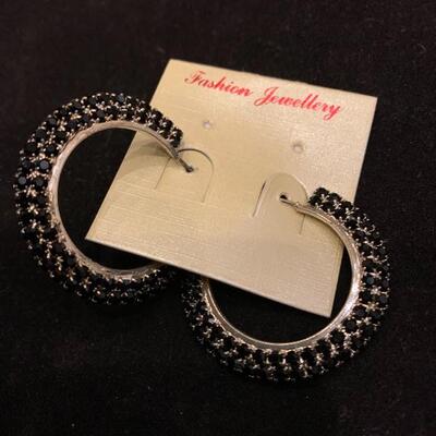 Black Stoned Hoop Ear Rings