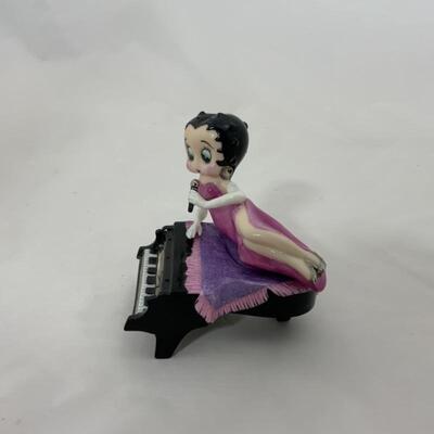 .140. â€œBaby Grand Bettyâ€ Salt & Pepper Set | Betty Boop