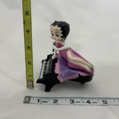 .140. â€œBaby Grand Bettyâ€ Salt & Pepper Set | Betty Boop