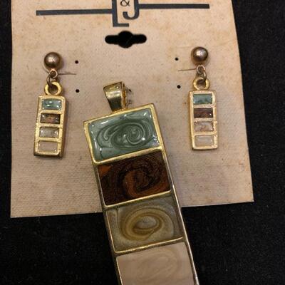 Pair of Earrings with matching Pendant 