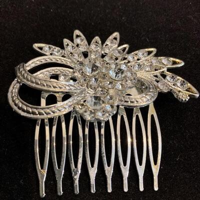 Beautiful Hair Comb with crystals. 