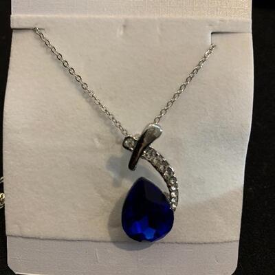 Sapphire colored crystal necklace 