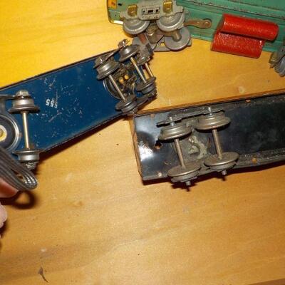 More Lionel accessories trains. (3).