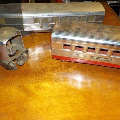 More Lionel accessories trains. (3).