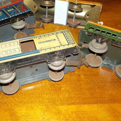 6- Vintage Pre-War Hafner Model Train Cars".