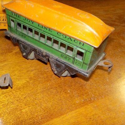 6- Vintage Pre-War Hafner Model Train Cars".
