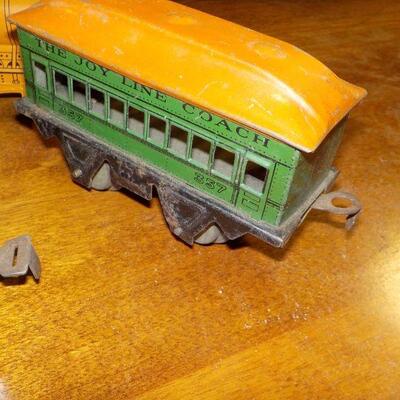 6- Vintage Pre-War Hafner Model Train Cars