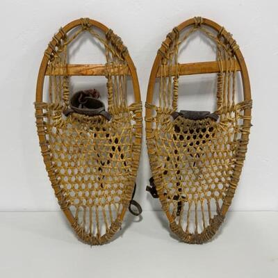 .189. Vintage | Snowshoes | Made in Canada