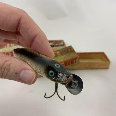 .167. Vintage | Two River Runt Floater Lures in box