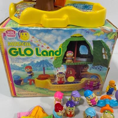 .203. Vintage | Musical Glo Land | Extra Figures