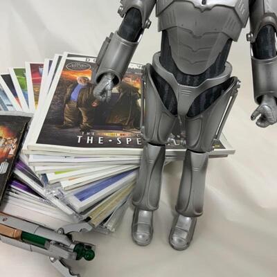 .204. Doctor Who | 13 Magazines | Cards | Sonic Screwdriver | Cyberman