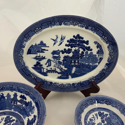 .244. Vintage | Johnson Bros | Blue Willow | 1960s