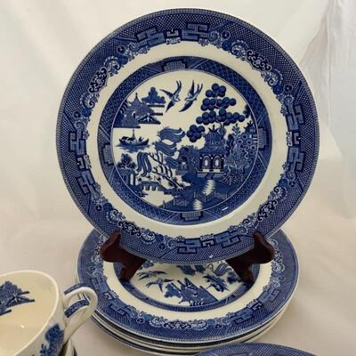 .245. Vintage | Johnson Bros | Blue Willow | 1960s