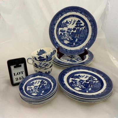 .245. Vintage | Johnson Bros | Blue Willow | 1960s