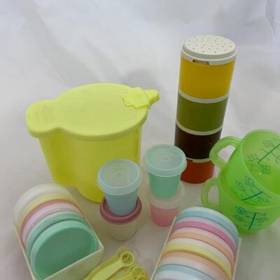 .246. Vintage | Mixed Tupperware Lot