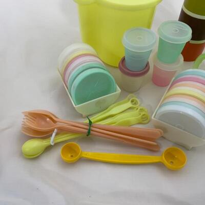 .246. Vintage | Mixed Tupperware Lot