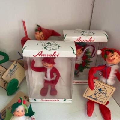 J - 152 Annalee Dolls & Ornaments 