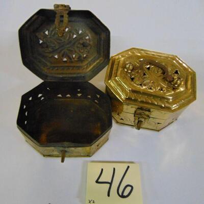46 Brass trinket boxes