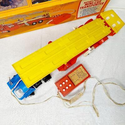 VINTAGE SEARS BATTERY OPERATED MINI CAR TRANSPORTER 