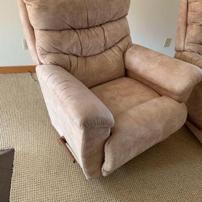 La z Boy Reclina-Rocker / like new