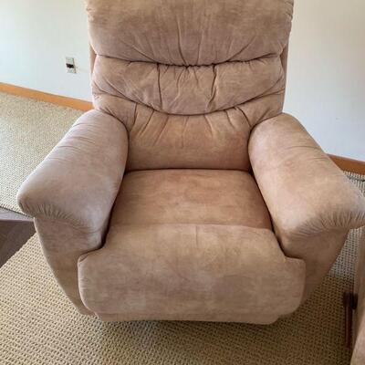 La z Boy Reclina-Rocker / like new
