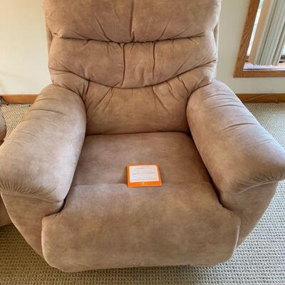 La z Boy Reclina-Rocker / like new