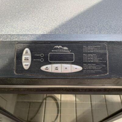 Masterbuilt electric vertical meat smoker 