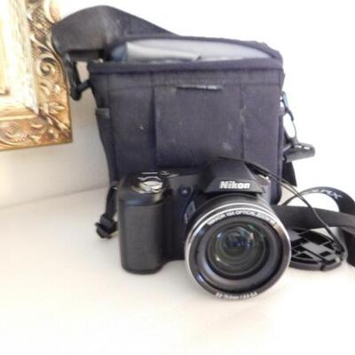 Nikon Coolpix L100 Camera with Case