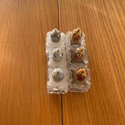3 sets of crystal S&P shakers