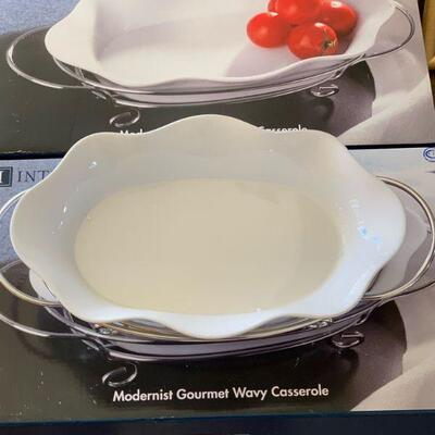International modernist casserole x2 NIB