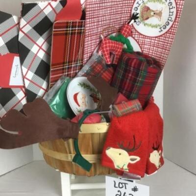 Q 263 Holiday Reindeer Gift Basket 