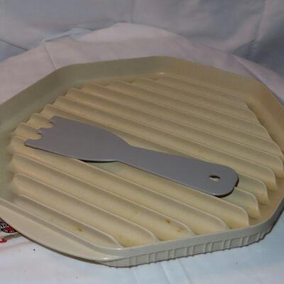 Microwave Bacon Maker