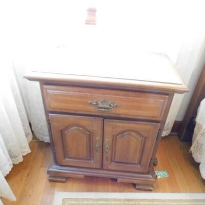 Sumter Cabinetry Furniture Solid Wood Bedside Dresser