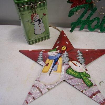 Lot 39 - Holiday Decorations - Star - Plate & More