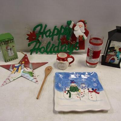 Lot 39 - Holiday Decorations - Star - Plate & More