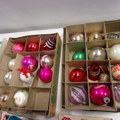 Lot 41 - Holiday Tree Ornaments 