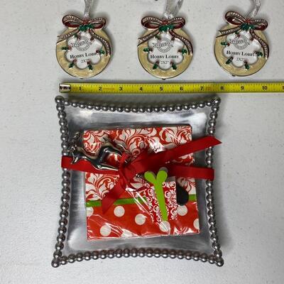 Holiday Picture Ornaments / Mudpie Metal Tray Set