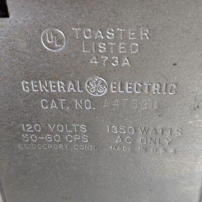 Lot# 54 Vintage General Electric Toaster GE Toast-R-Oven 473A Clean and ready to use.