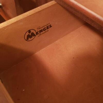 Permanized Mengel 4 drawer chest of drawers 