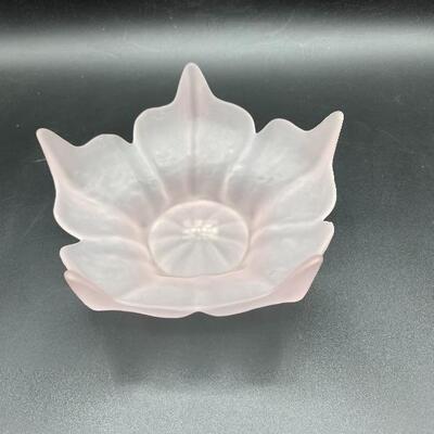 Vintage Frosted Pink Lotus Flower Dish by Viking Glass YD#011-1120-00098