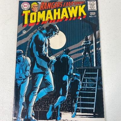 Lot #137 S Vintage DC National Comics Tomahawk Rangersâ€™ Last Stand #117 1968
