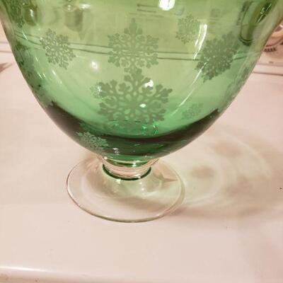Green glass bowl with snowflakes â„ 