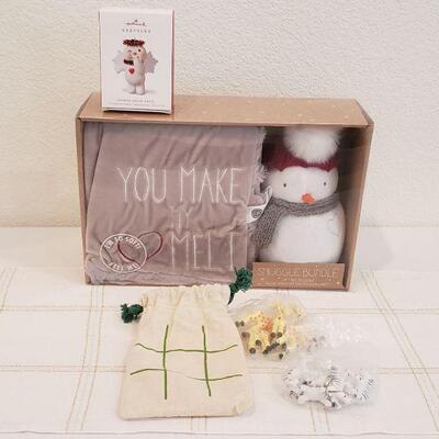 Lot 334: NEW Blanket & Plushie, Tic Tac Toe and a Snowman Ornament 