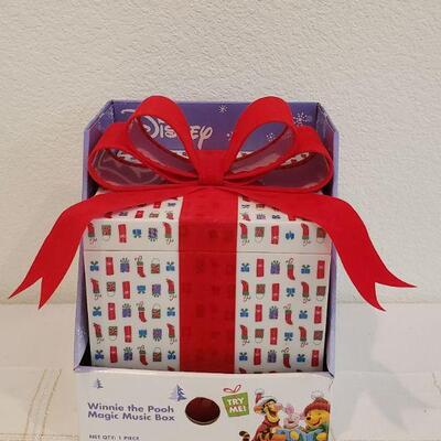 Lot 335: NEW Disney Winnie the Pooh Musical Pop Up Present (Needs Batteries)