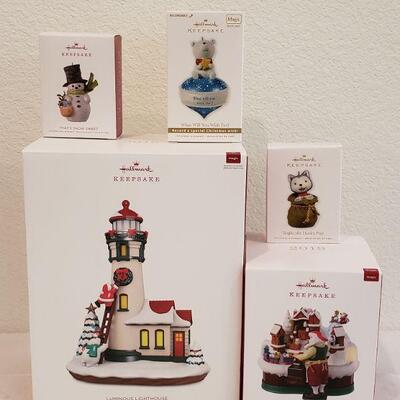 Lot 340: Hallmark Christmas Lot