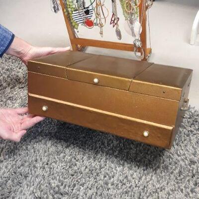 Vintage Jewelry Box & Jewelry 